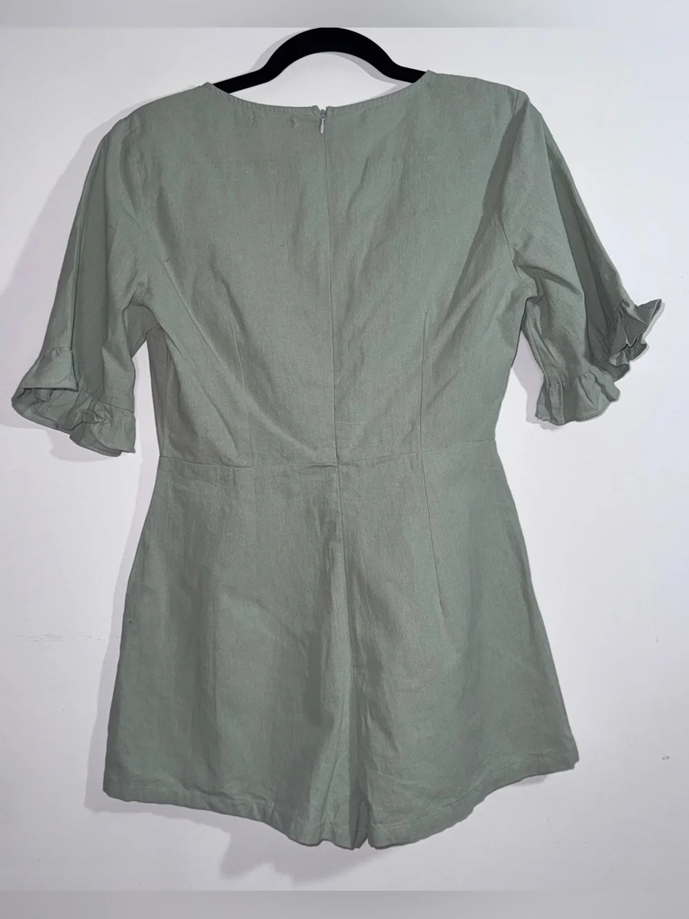 Nasty Gal Sage Green Tie Front Romper Ruffle Sleeve Cutout Size 4 - Picture 2 of 6